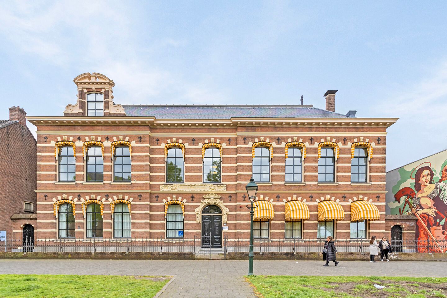 View photo 1 of Kloosterplein 6