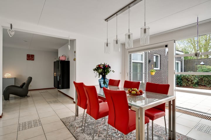 Tussenwoning te koop: Roggehegge 7, Maastricht