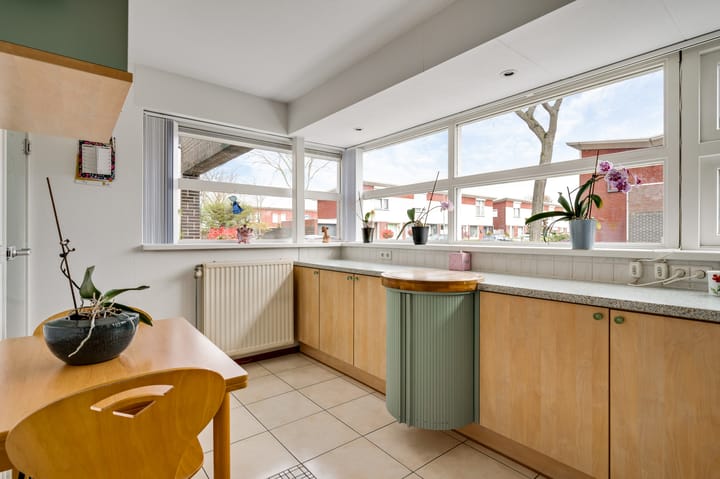 Tussenwoning te koop: Roggehegge 7, Maastricht
