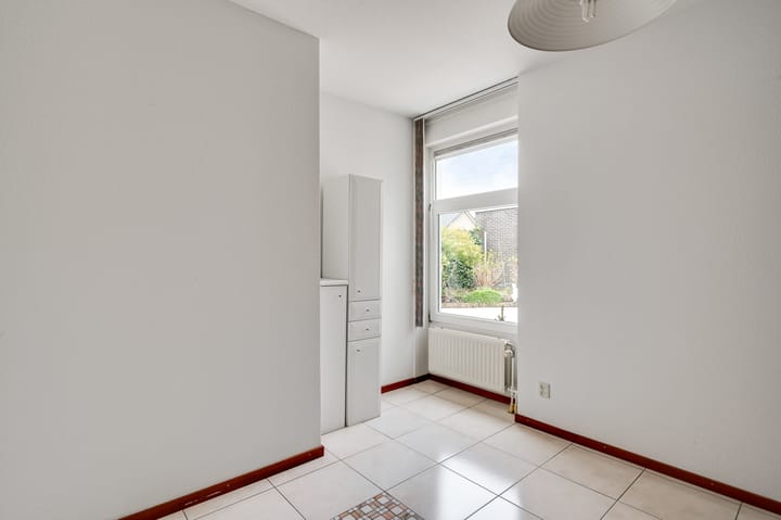 Tussenwoning te koop: Roggehegge 7, Maastricht