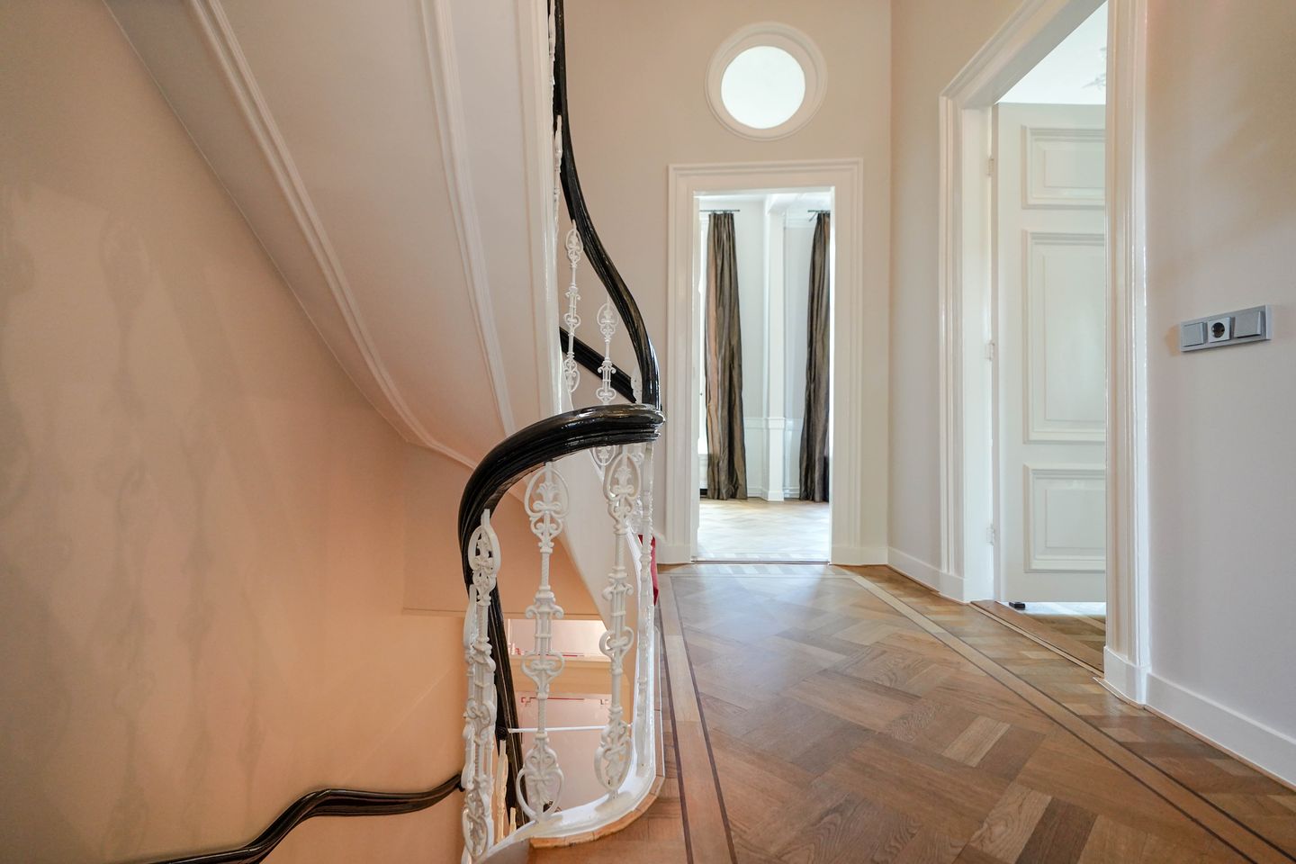 Photo 49 of Surinamestraat 21