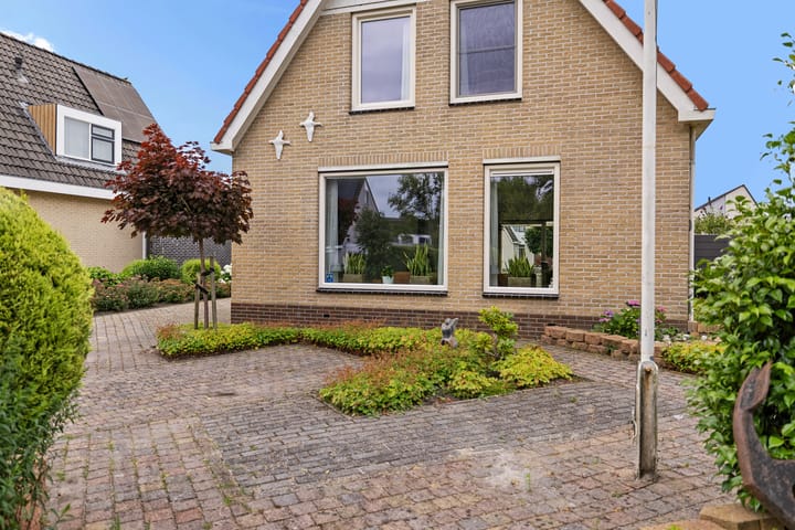 Vrijstaande woning te koop: Bolster 105, Heerenveen