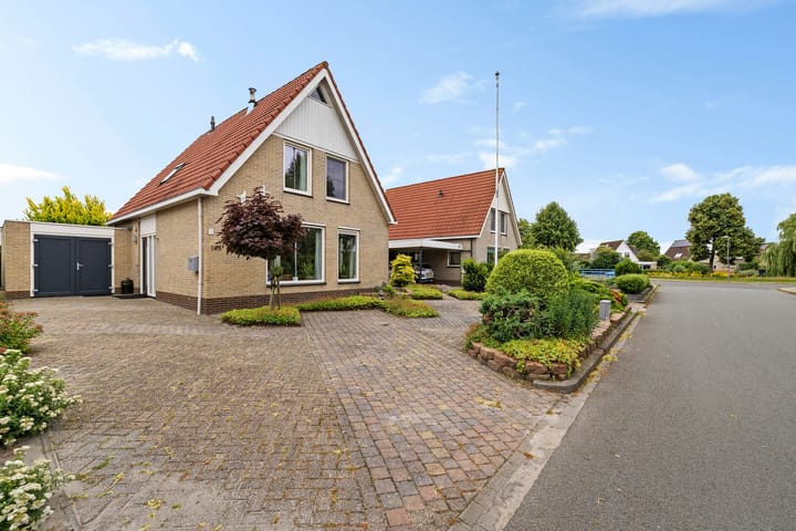 Vrijstaande woning te koop: Bolster 105, Heerenveen