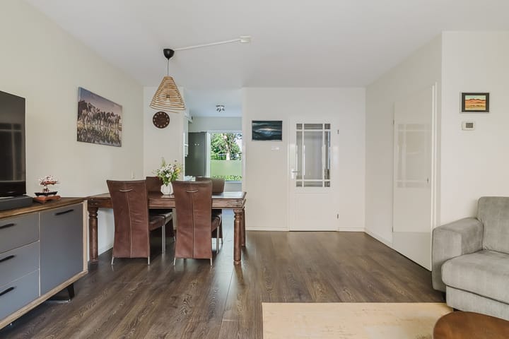 Tussenwoning te koop: Heliotroopdijk 98, Roosendaal