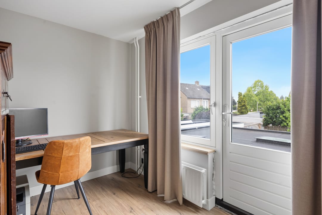 Photo 31 of Chrysantenstraat 1