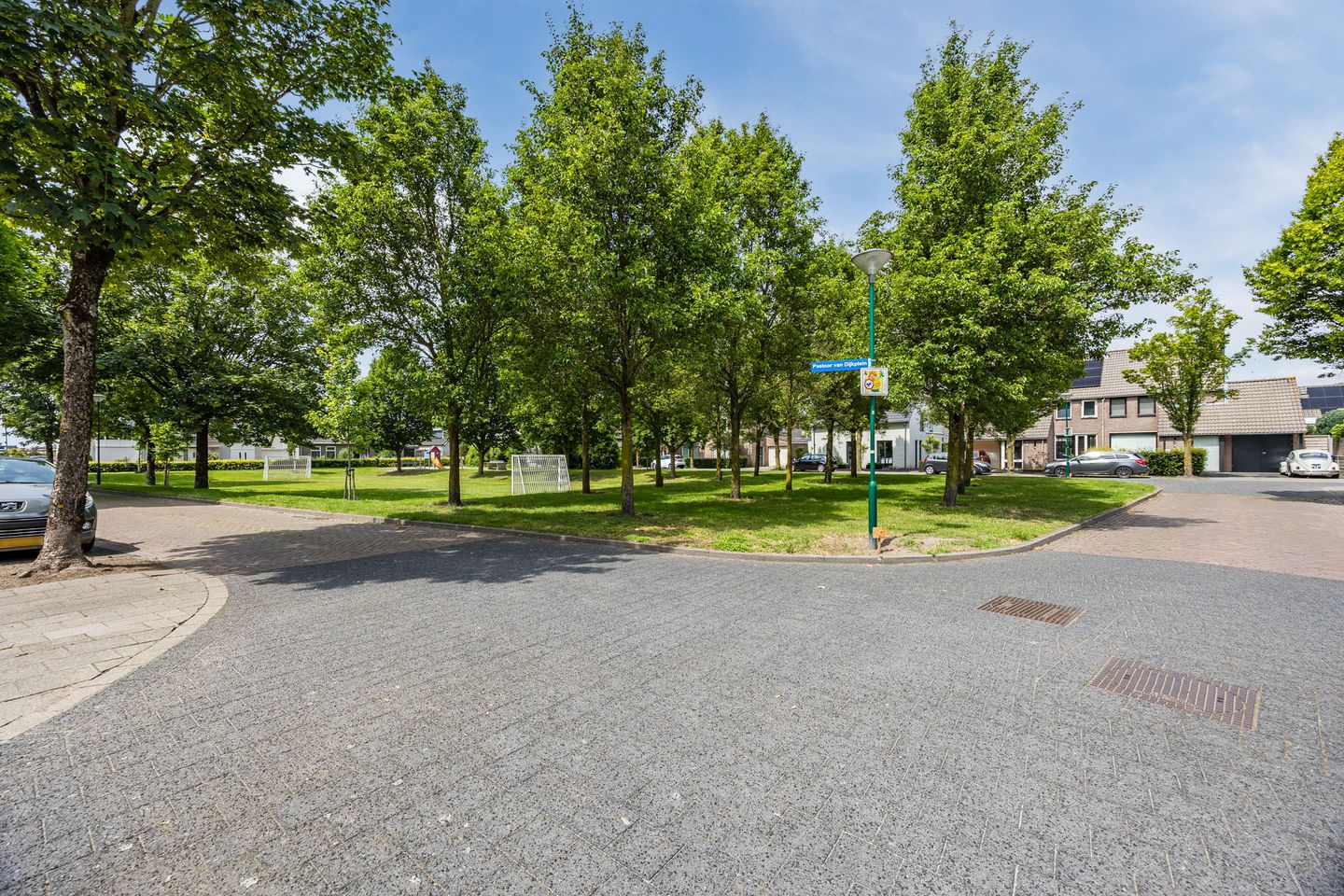 Foto 44 van Pastoor van Dijkplein 5