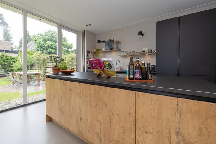 Hoekwoning te huur: Nieuwe Englaan 8B, Bussum