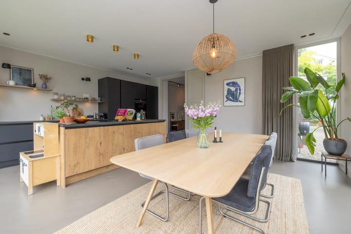 Hoekwoning te huur: Nieuwe Englaan 8B, Bussum