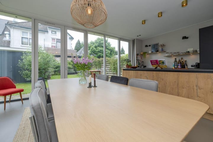 Hoekwoning te huur: Nieuwe Englaan 8B, Bussum