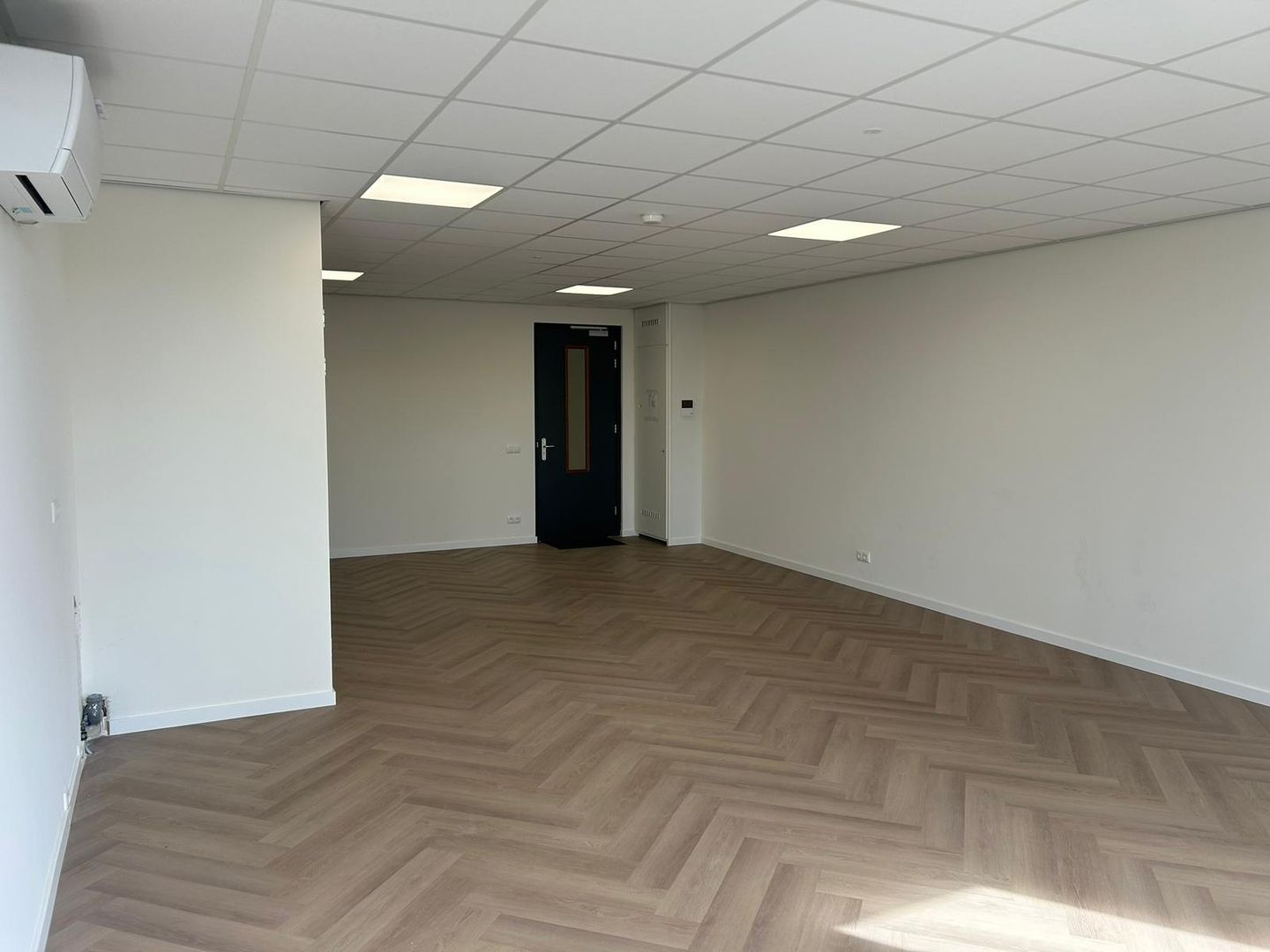 View photo 2 of Treubstraat 21-U213