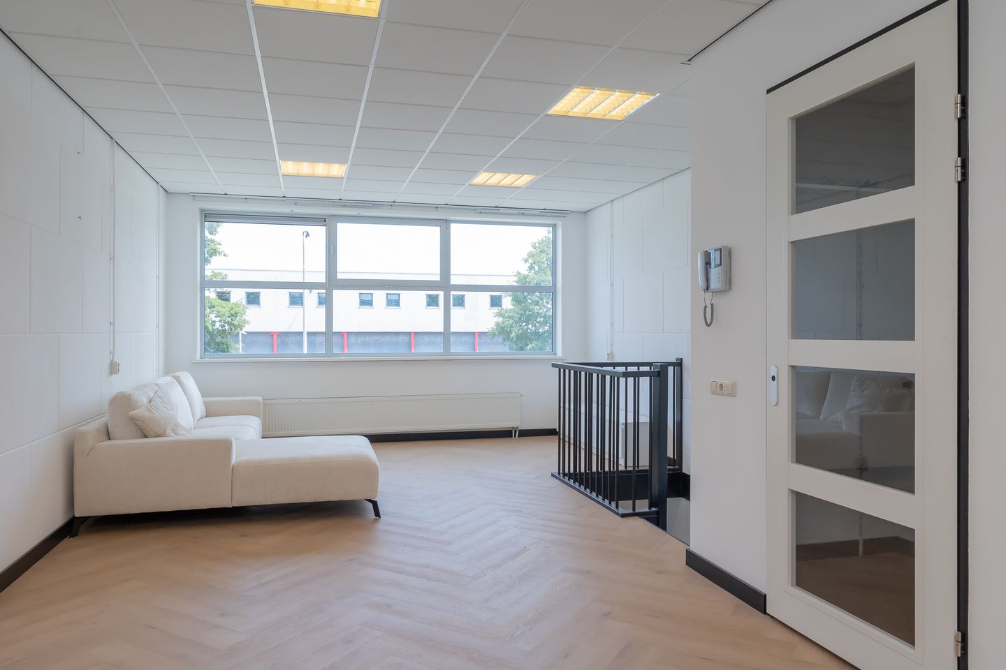 View photo 3 of De Hooge Krocht 48