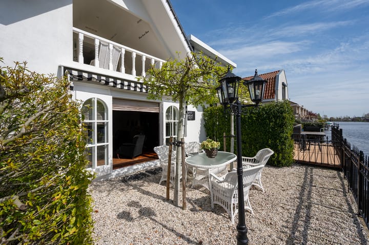 Tussenwoning te koop: Hoogewaard 48, Koudekerk Aan Den Rijn