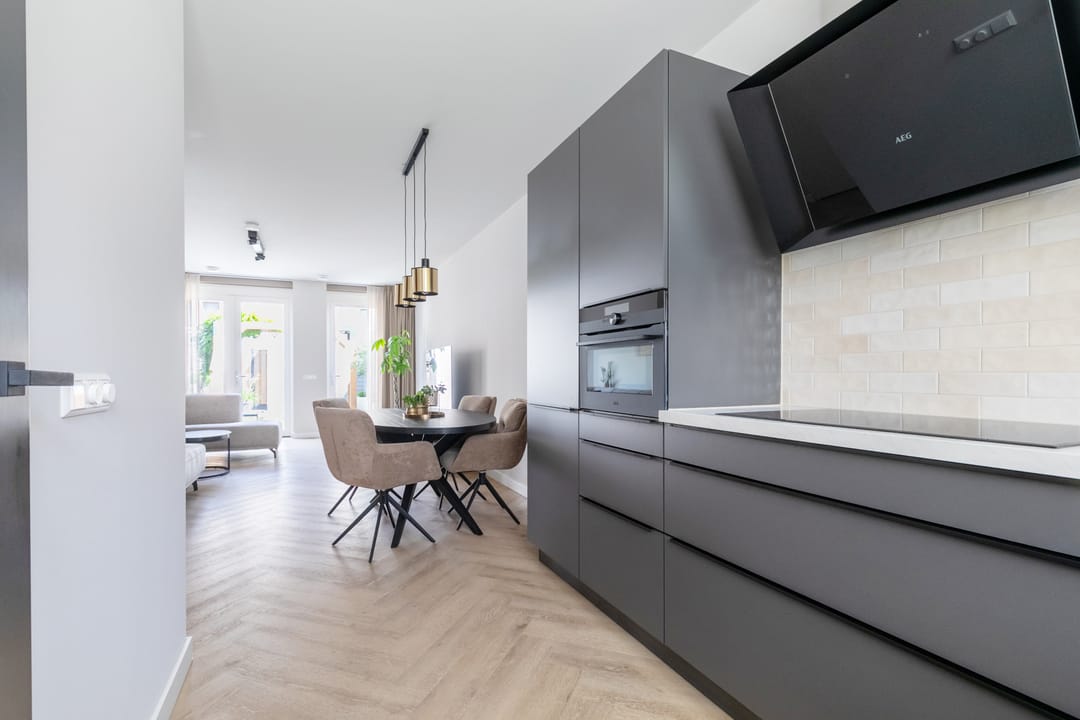 Photo 11 of Spitsbergenstraat 9