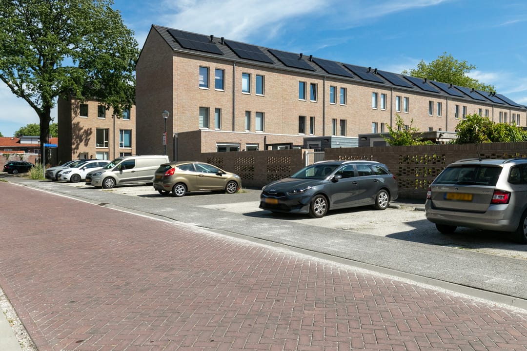 Photo 53 of Spitsbergenstraat 9