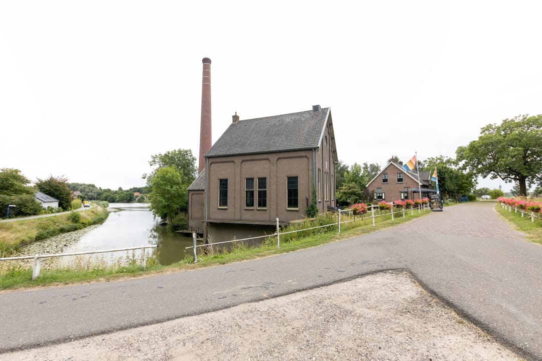 Photo 92 of van Rechterenstraat 8