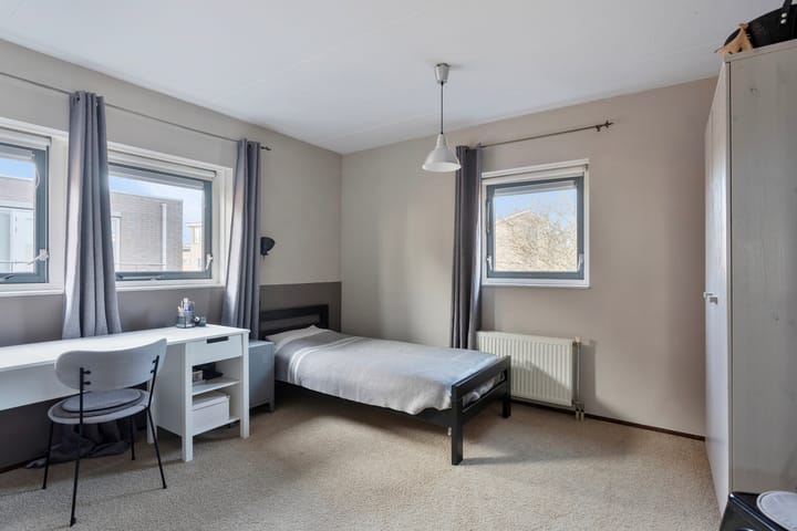 Vrijstaande woning te koop: Verzetslaan 10, Warmenhuizen