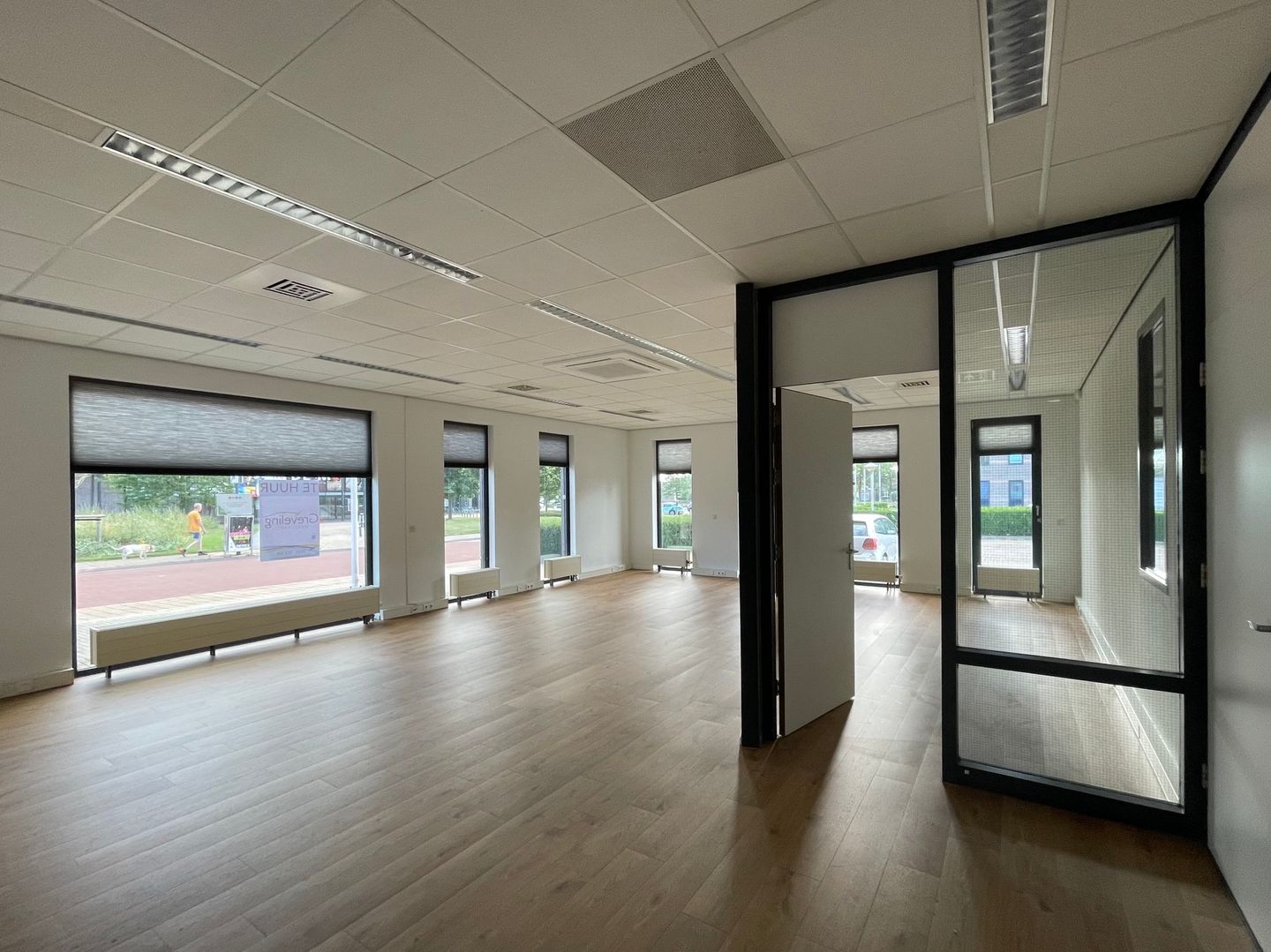 View photo 3 of Stationsplein 8