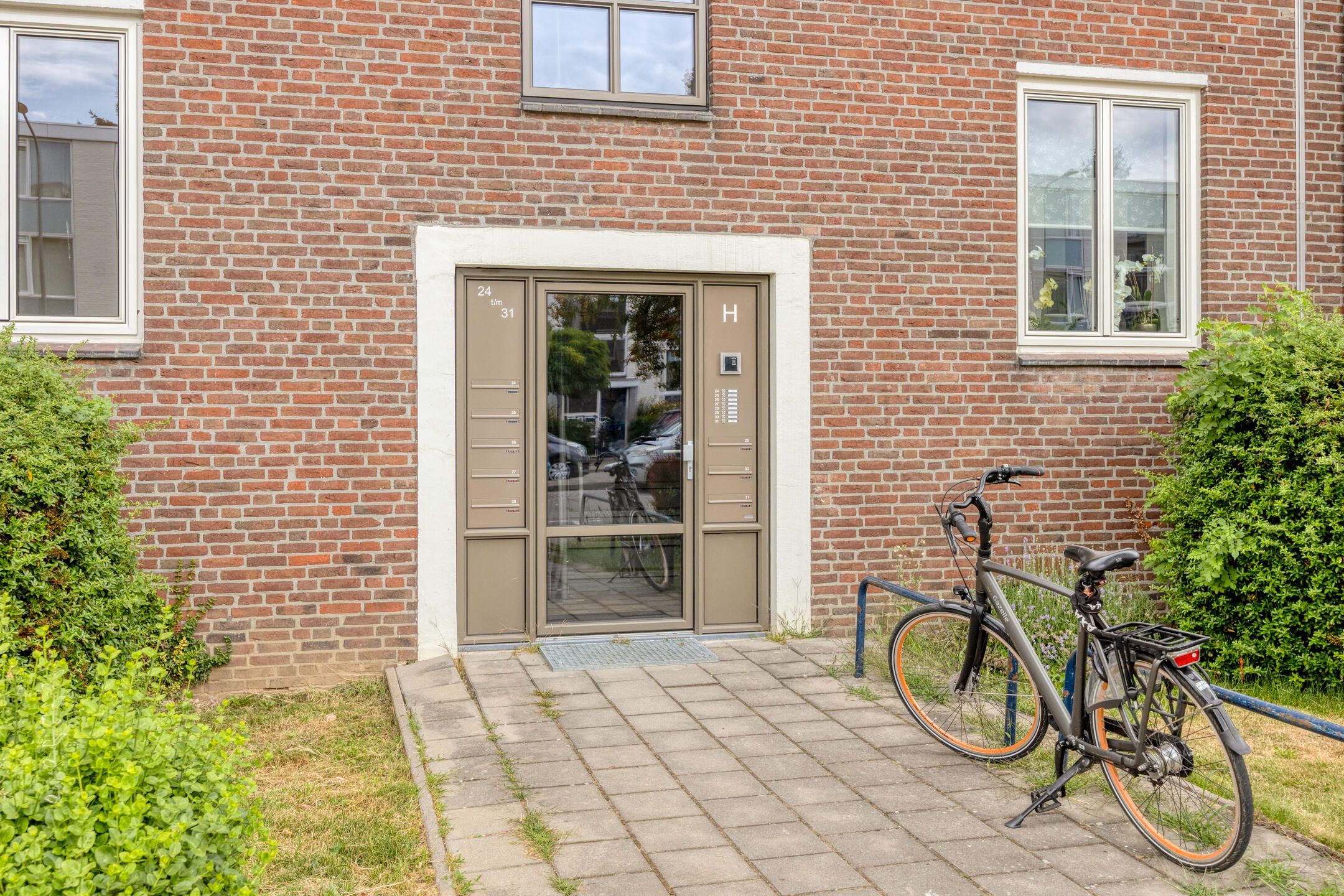 Photo 21 of Adelbert van Scharnlaan H 28