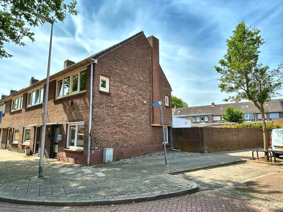 Foto 2 van Karel van den Oeverstraat 2