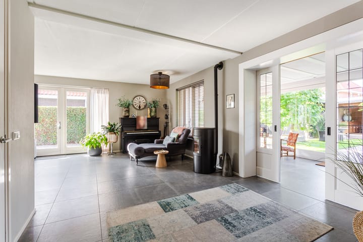 Vrijstaande woning te koop: Baksteen 79, Dronten