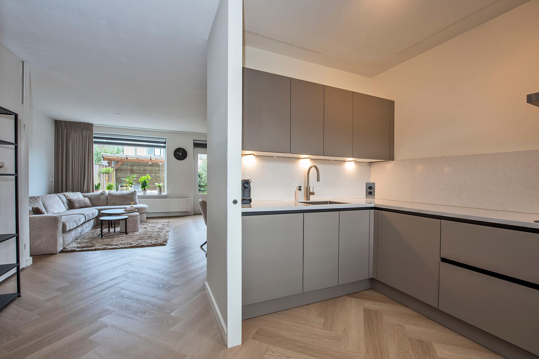 Photo 12 of Pierre Monteuxstraat 39