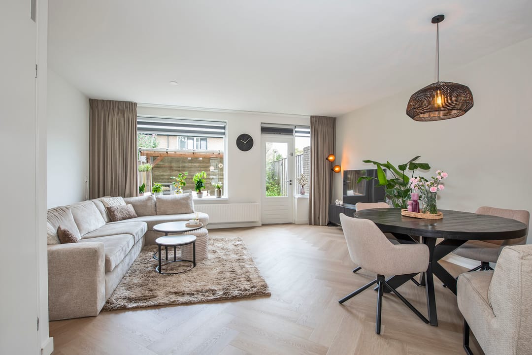Photo 2 of Pierre Monteuxstraat 39