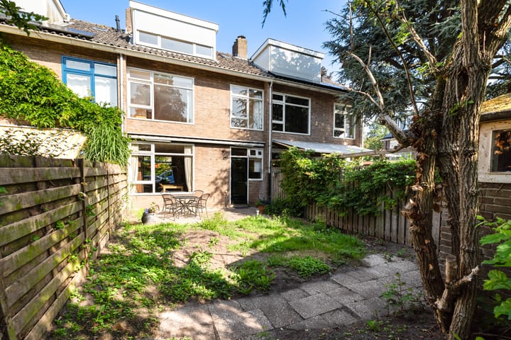 Tussenwoning te koop: Duyvendakstraat 4, Leiden