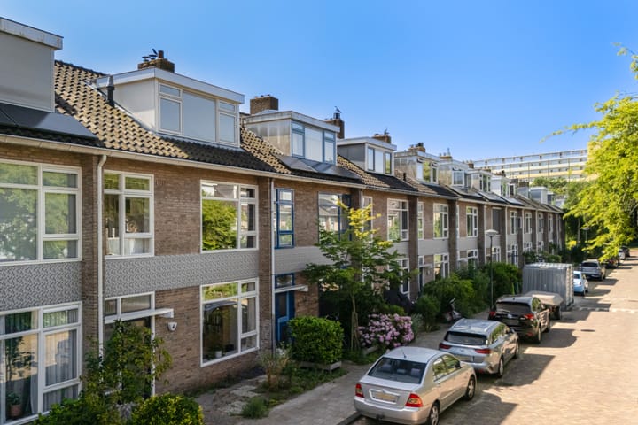 Tussenwoning te koop: Duyvendakstraat 4, Leiden