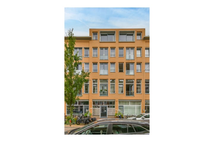 Photo 2 of Van Oldenbarneveldtstraat 56-T