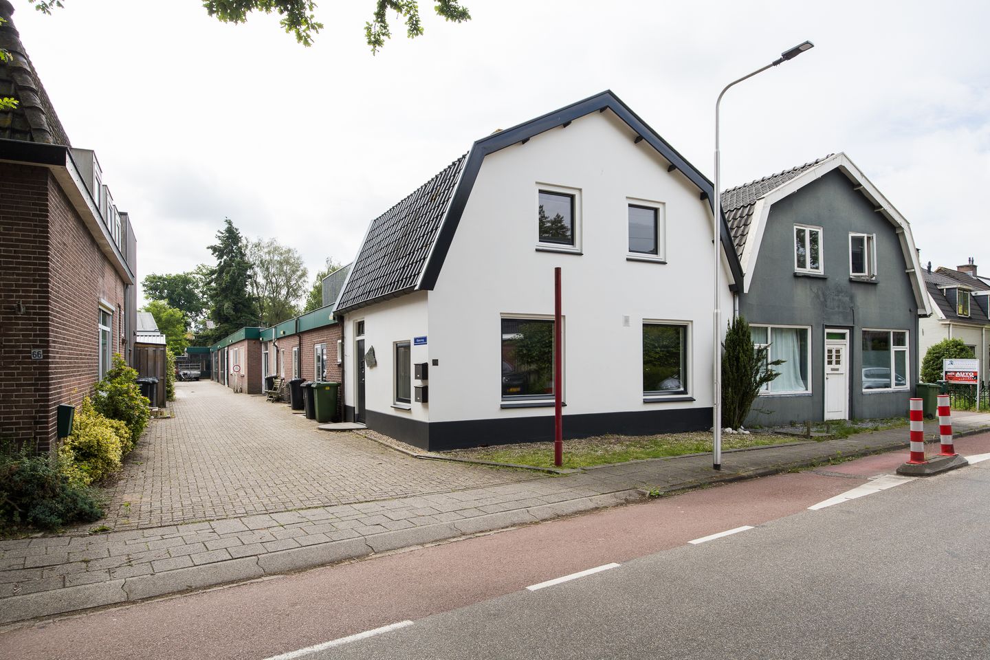 Bekijk foto 1 van Loolaan 64