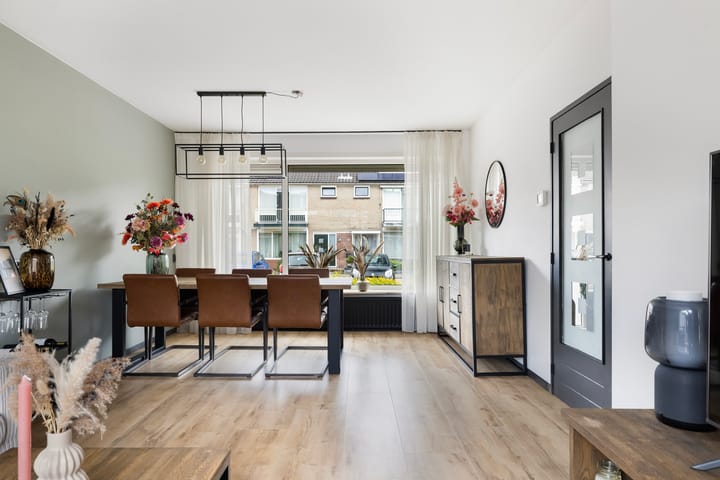 Tussenwoning te koop: Seringenstraat 51, Dordrecht