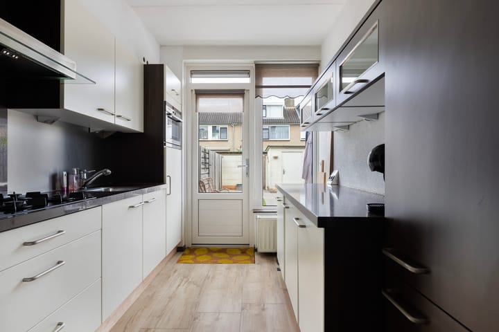 Tussenwoning te koop: Seringenstraat 51, Dordrecht