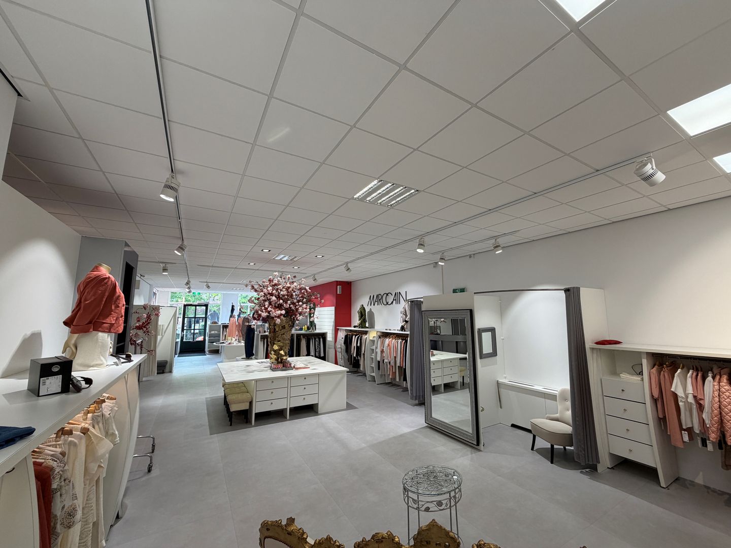 View photo 5 of Burgemeester van Nispenstraat 1-02