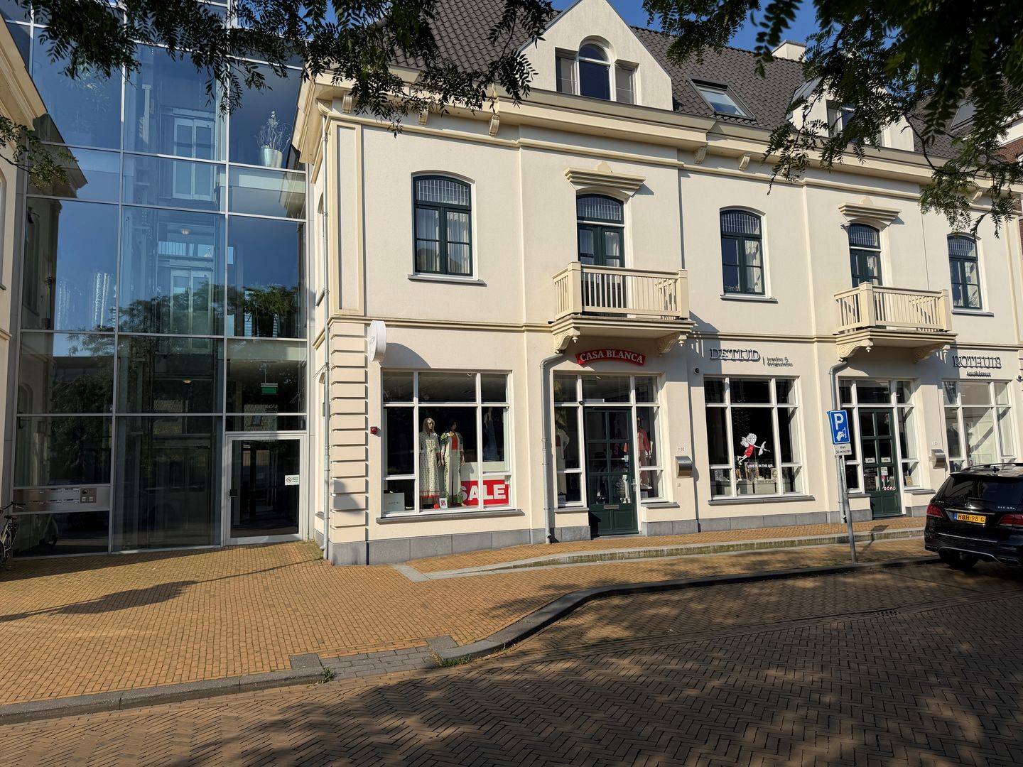 View photo 2 of Burgemeester van Nispenstraat 1-02