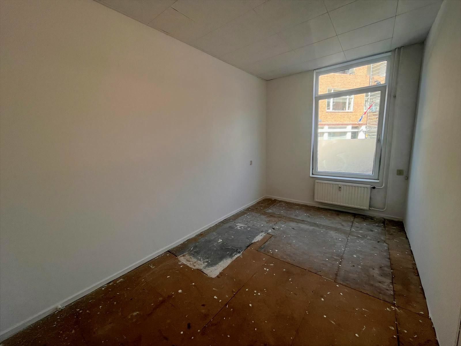 Photo 6 of Esdoornstraat 18-A