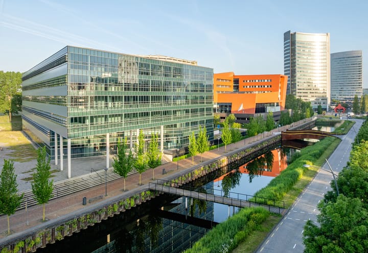 Taurusavenue 111, Hoofddorp