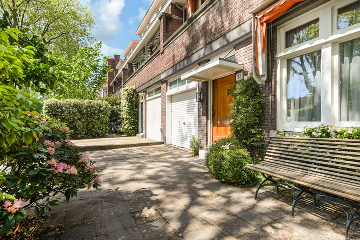 Tussenwoning te koop: Ruychrocklaan 134, 'S-Gravenhage