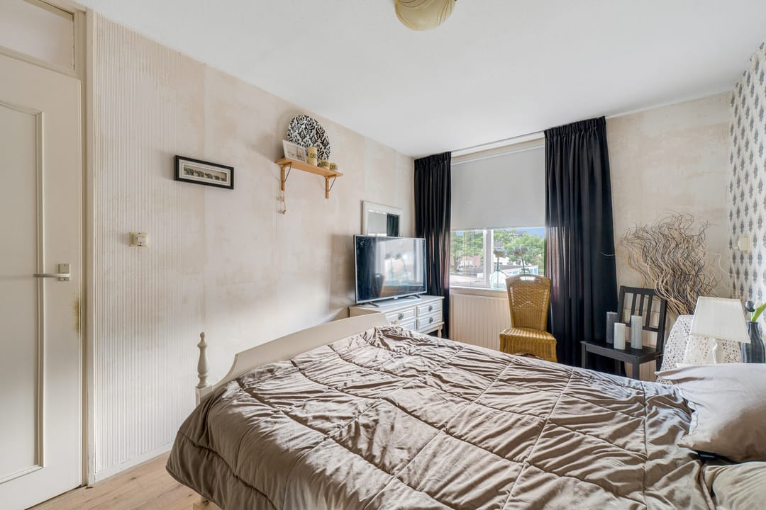 Photo 13 of Bizetstraat 38