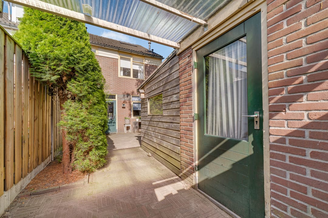 Photo 22 of Bizetstraat 38