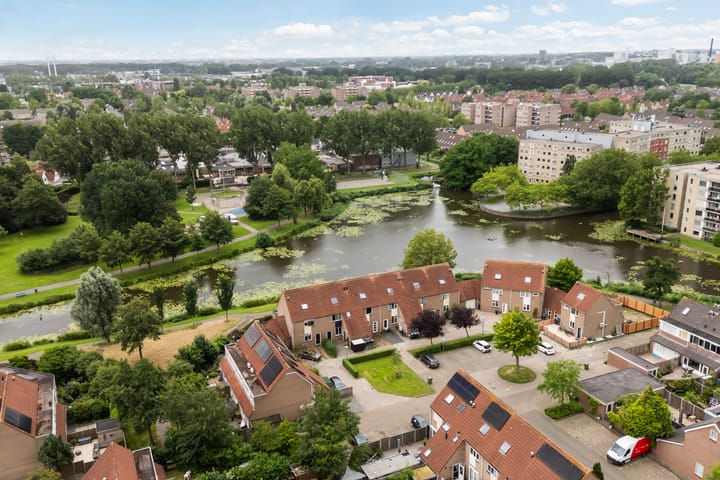 Tussenwoning te koop: Sjaerdemaslot 9, Leeuwarden
