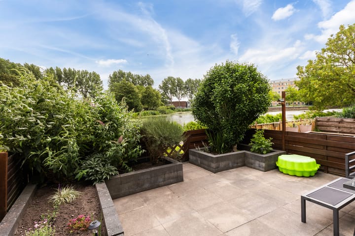 Tussenwoning te koop: Sjaerdemaslot 9, Leeuwarden