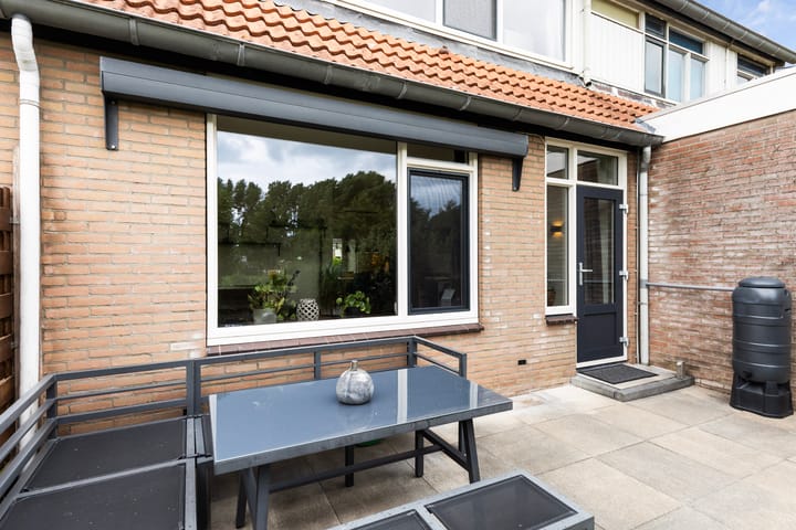 Tussenwoning te koop: Sjaerdemaslot 9, Leeuwarden