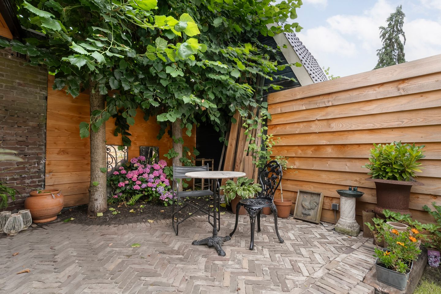 Photo 34 of Emmastraat 26