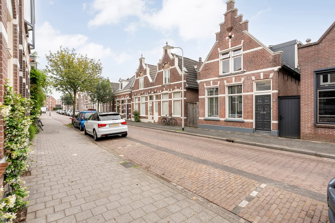 Photo 41 of Emmastraat 26