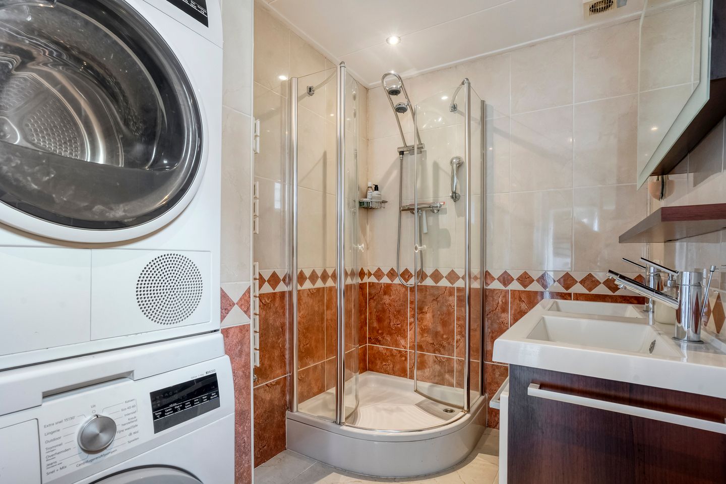 Photo 19 of Emmastraat 26