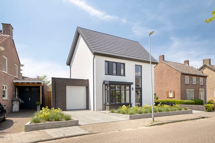 Vrijstaande woning te koop: Heistraat 36, Valkenswaard