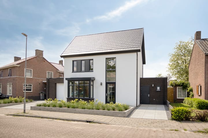 Vrijstaande woning te koop: Heistraat 36, Valkenswaard