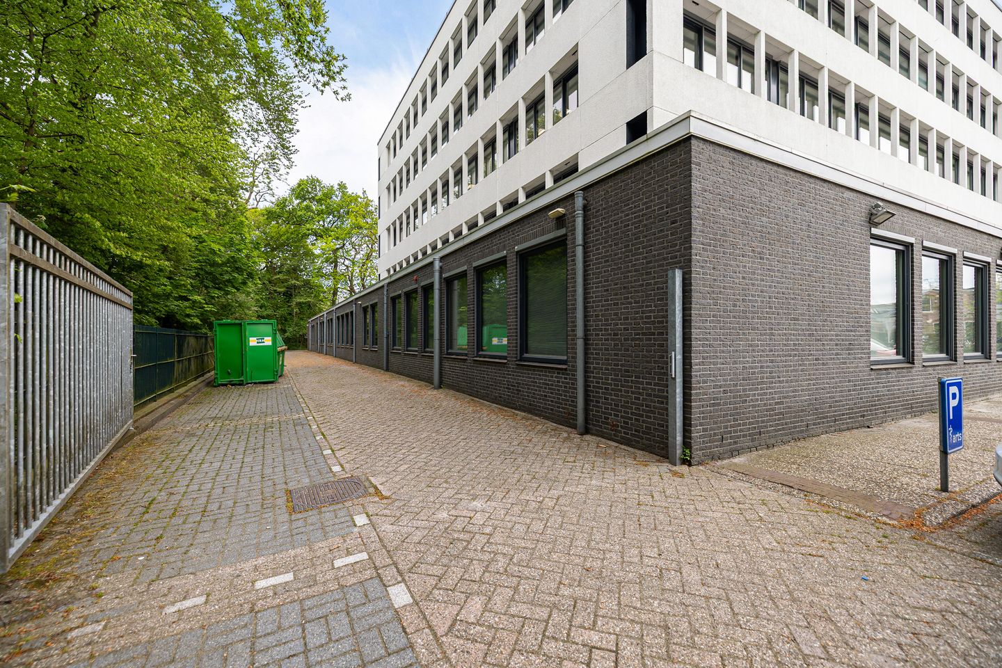Bekijk foto 2 van Stationsstraat 30