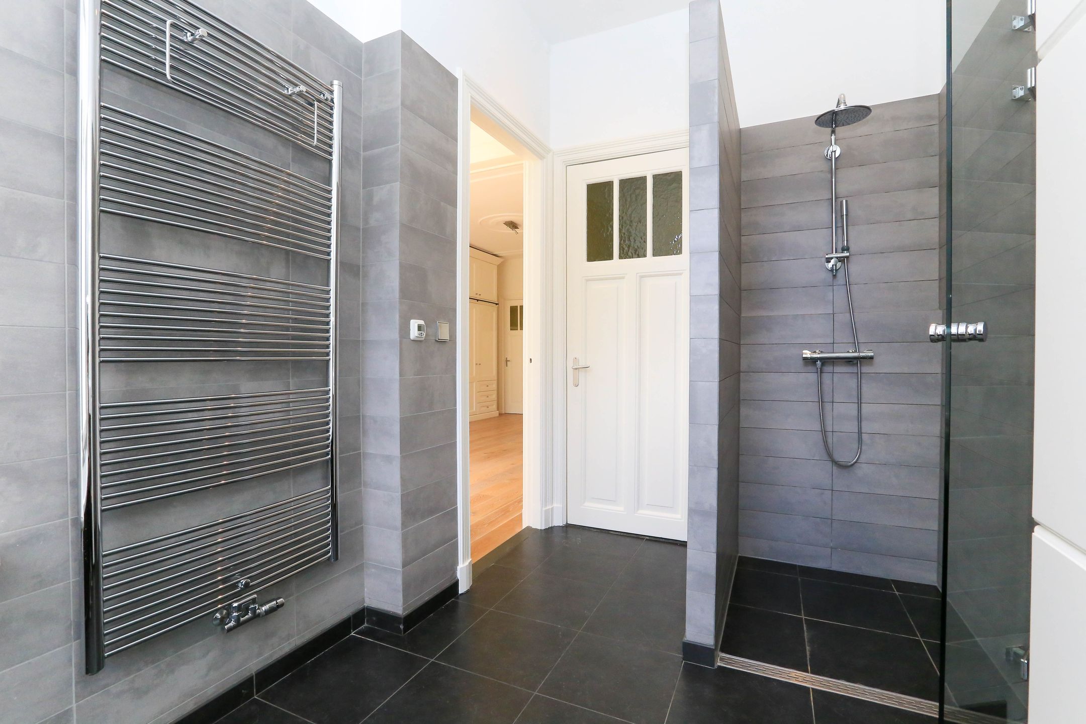 Photo 48 of Emmastraat 29