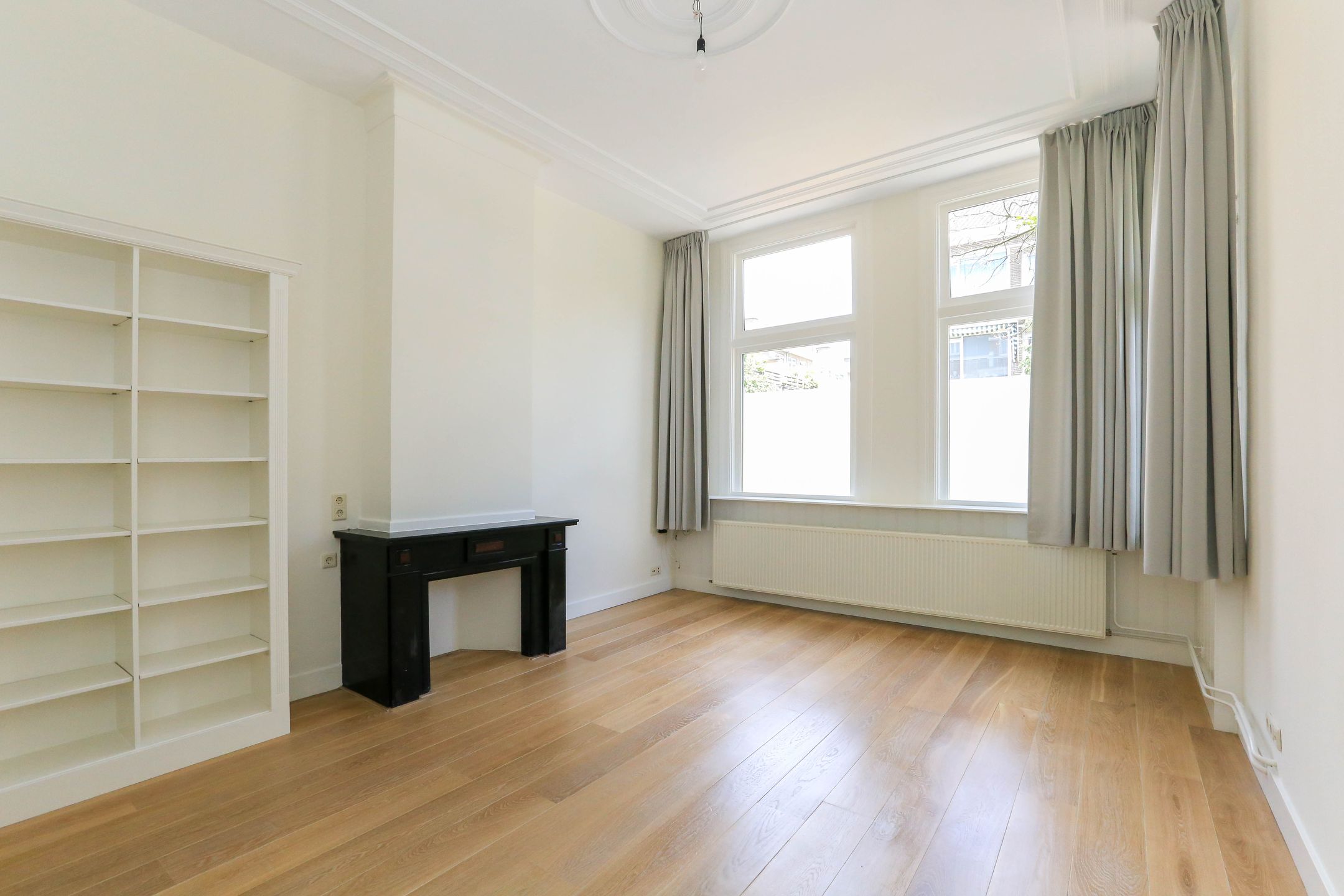 Photo 12 of Emmastraat 29